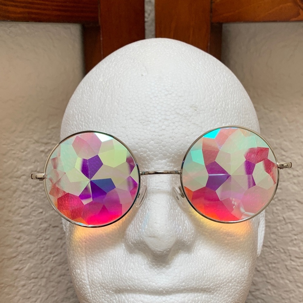 🔹GloFX Ultimate Kaleidoscope Glass Lens Diffraction Unisex Glasses..
